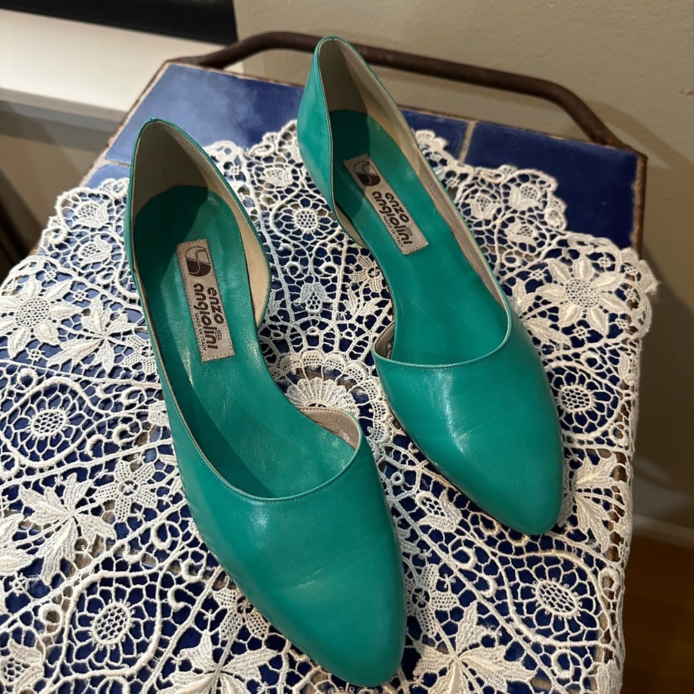 •	Green/ Turquoise Enzo Anglioni Italian Ballet Style Low Heel Pumps - 7.5M